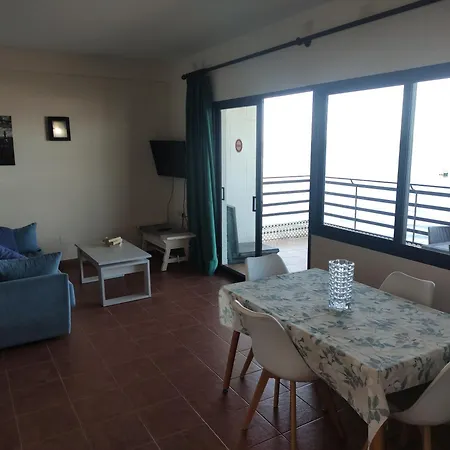 In First Line Apto 4-7 Appartement *