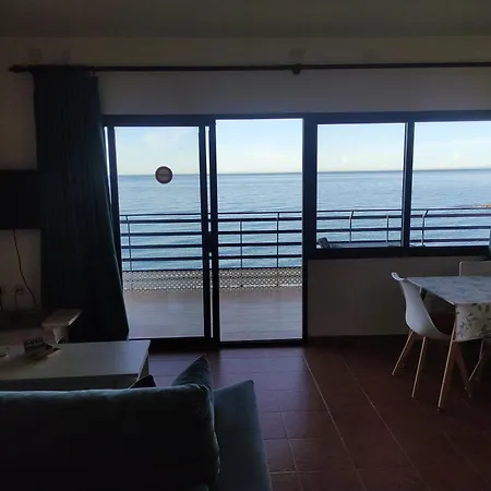 Appartement In First Line Apto 4-7 Marbella