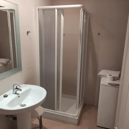 In First Line Apto 4-7 Appartement